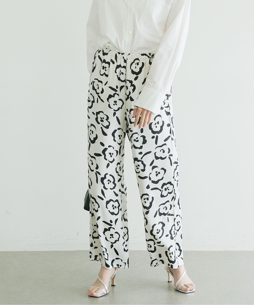 GALLARDAGALANTE（ガリャルダガランテ）の「《セットアップ対応》ヴィンテージサテンパンツ（その他パンツ・レディース・ホワイト/ブルー・FREE）」の2枚目の写真