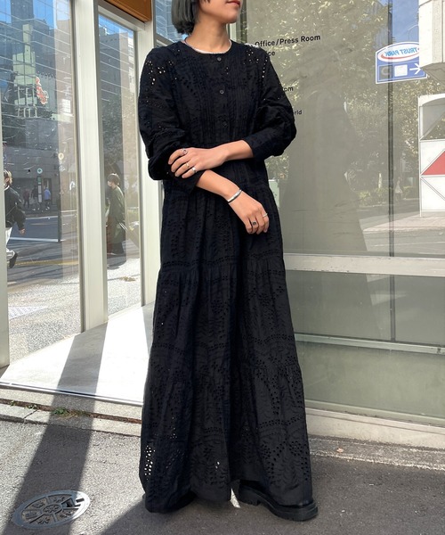 Omekashi（オメカシ）の「エンブロイダリティアードワンピース（ワンピース・レディース・ネイビー/オフホワイト/ブラック・36/38）」の21枚目の写真