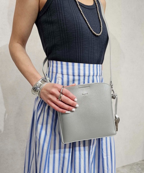 Ungrid（アングリッド）の「【Ungrid/アングリッド】【WEB限定商品】キーリングチャーム付　ミニショルダーバッグ（ショルダーバッグ・レディース・ブルー系その他/キャメル/アイボリー/グレイッシュベージュ/カーキ/ブラック/スモークピンク/オリーブ/ベージュ/ダークブラウン/ゴールド/シルバー/ライトブルー/ホワイト/ラベンダー/イエロー・FREE）」の15枚目の写真