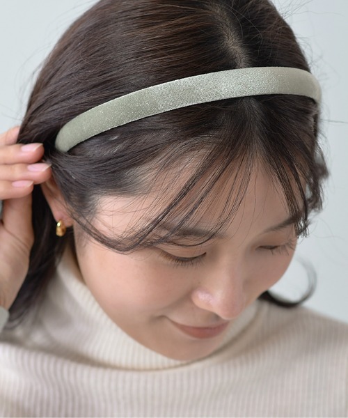 Monocoro toppi（モノコロトッピ）の「光沢 ベロア シンプル 太め カチューシャ（カチューシャ・レディース・ブラック/カーキ/ブラウン/アイボリー・フリー）」の4枚目の写真