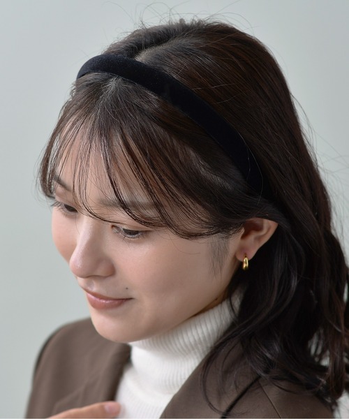 Monocoro toppi（モノコロトッピ）の「光沢 ベロア シンプル 太め カチューシャ（カチューシャ・レディース・ブラック/カーキ/ブラウン/アイボリー・フリー）」の11枚目の写真