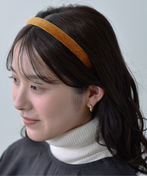 Monocoro toppi（モノコロトッピ）の「光沢 ベロア シンプル 太め カチューシャ（カチューシャ・レディース・ブラック/カーキ/ブラウン/アイボリー・フリー）」の13枚目の写真