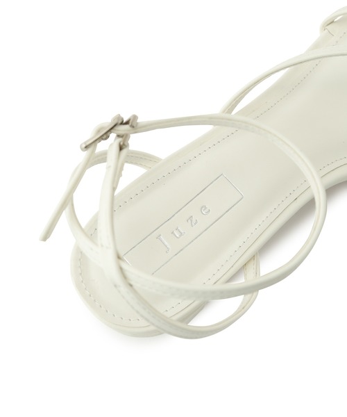 Juze（ジュゼ）の「ナローアシメストラップヒールサンダル（サンダル・レディース・ホワイト/ブラック/シルバー・22.5cm/23.5cm/24.5cm）」の12枚目の写真