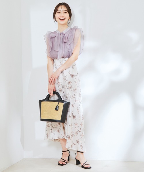 Juze（ジュゼ）の「ナローアシメストラップヒールサンダル（サンダル・レディース・ホワイト/ブラック/シルバー・22.5cm/23.5cm/24.5cm）」の14枚目の写真