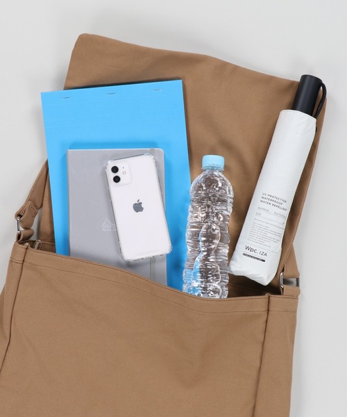 SPINNS（スピンズ）の「プレーン コットンフラップショルダーバッグ（ショルダーバッグ・メンズ・ブラック/ブラウン/オフホワイト/カーキ・ONESIZE）」の22枚目の写真