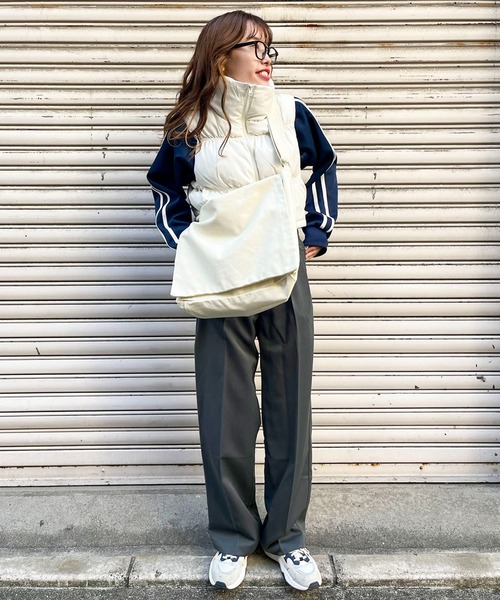 SPINNS（スピンズ）の「プレーン コットンフラップショルダーバッグ（ショルダーバッグ・メンズ・ブラック/ブラウン/オフホワイト/カーキ・ONESIZE）」の8枚目の写真