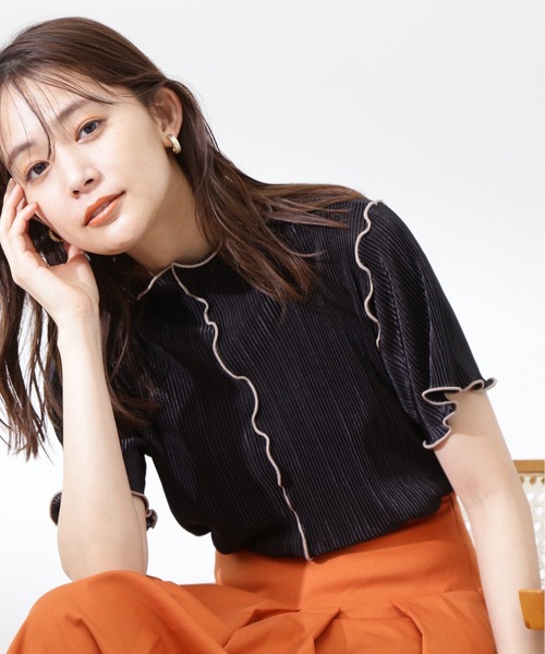 N.(N. Natural Beauty Basic)(エヌエヌナチュラルビューティーベーシック)の「◆バイカラープリーツトップス(シャツ/ブラウス・レディース・ブラック×ベージュ/ホワイト×ブラック・MEDIUM)」の10枚目の写真