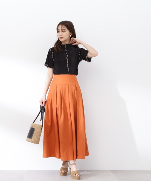 N.(N. Natural Beauty Basic)(エヌエヌナチュラルビューティーベーシック)の「◆バイカラープリーツトップス(シャツ/ブラウス・レディース・ブラック×ベージュ/ホワイト×ブラック・MEDIUM)」の5枚目の写真