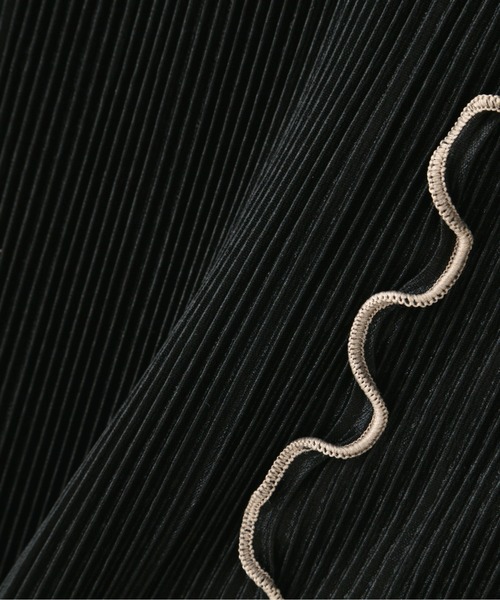 N.(N. Natural Beauty Basic)(エヌエヌナチュラルビューティーベーシック)の「◆バイカラープリーツトップス(シャツ/ブラウス・レディース・ブラック×ベージュ/ホワイト×ブラック・MEDIUM)」の21枚目の写真