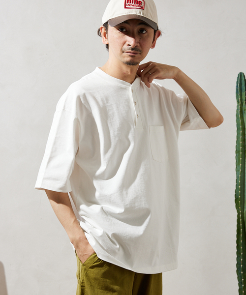 JOURNAL STANDARD relume（ジャーナルスタンダード　レリューム）の「【Allen A / アレンエー】別注 ヘンリーネックTシャツ（Tシャツ/カットソー・メンズ・ライトグレー/ホワイト/カーキ/ブルー・MEDIUM/LARGE）」の2枚目の写真