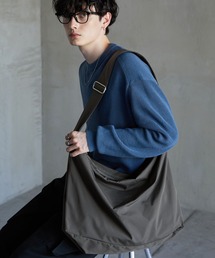 ナイロンワイドストラップビッグショルダーバッグ