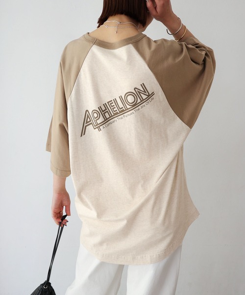 andme(アンドミー)の「配色ラグランバックロゴオーバーサイズTシャツ(Tシャツ/カットソー・レディース・ブルー/チャコールグレー/グレー/ベージュ・M)」の3枚目の写真