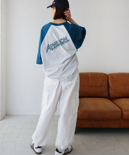 andme(アンドミー)の「配色ラグランバックロゴオーバーサイズTシャツ(Tシャツ/カットソー・レディース・ブルー/チャコールグレー/グレー/ベージュ・M)」の16枚目の写真
