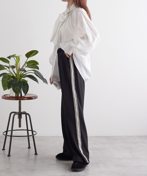 w closet（ダブルクローゼット）の「サイドライントラックパンツ（その他パンツ・レディース・ブルー/ブラック・FREE）」の16枚目の写真