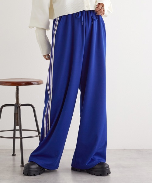 w closet（ダブルクローゼット）の「サイドライントラックパンツ（その他パンツ・レディース・ブルー/ブラック・FREE）」の11枚目の写真