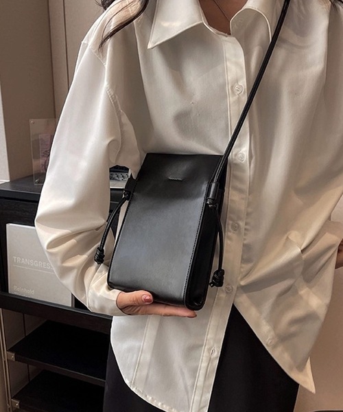 shopnikoniko（ショップニコニコ）の「ミニショルダーバッグ 合成皮革 スクエア スマホポーチ（ショルダーバッグ・レディース・イエロー/グリーン/ホワイト/ブラック・フリー）」の7枚目の写真