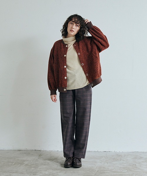 NARU FACTORY(ナルファクトリー)の「IASON タートルネックセーター(ニット/セーター・レディース・ブラック/ライトベージュ/モカ・FREE)」の14枚目の写真