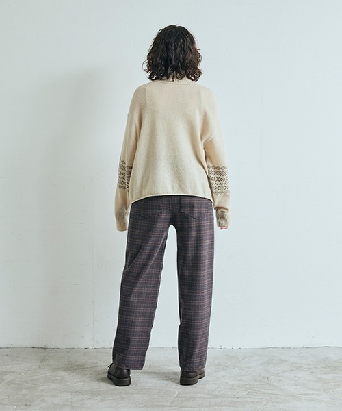 NARU FACTORY(ナルファクトリー)の「IASON タートルネックセーター(ニット/セーター・レディース・ブラック/ライトベージュ/モカ・FREE)」の13枚目の写真