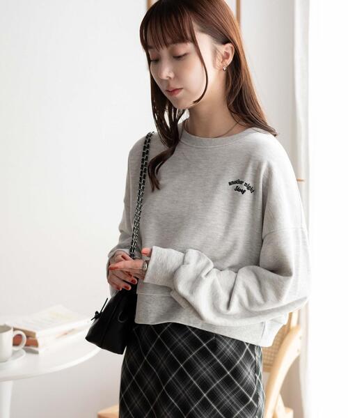 WEGO（ウィゴー）の「WEGO/クロップドスウェット（スウェット・レディース・ホワイト/ネイビー/杢グレー/ワイン/オフホワイト/グリーン/スミクロ/その他1・FREE）」の5枚目の写真