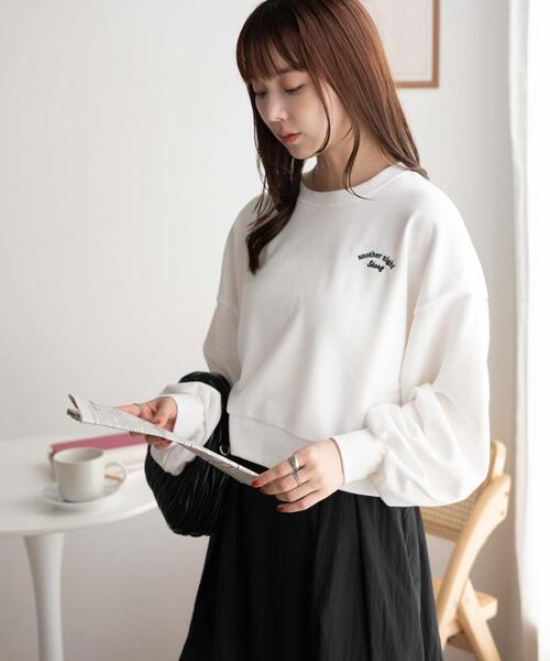 WEGO（ウィゴー）の「WEGO/クロップドスウェット（スウェット・レディース・ホワイト/ネイビー/杢グレー/ワイン/オフホワイト/グリーン/スミクロ/その他1・FREE）」の2枚目の写真