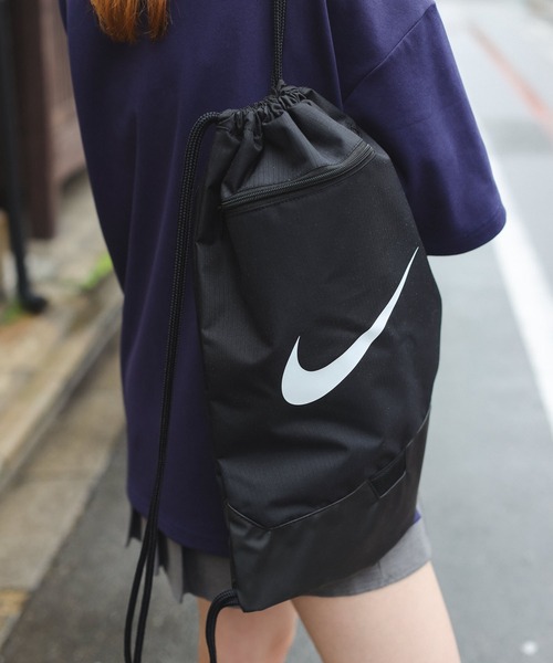 NIKE(ナイキ)の「【NIKE/ナイキ】ナップサック/通学・部活・旅行・プレゼントに◎軽量サブバッグ(バックパック/リュック・メンズ・ブラック・ONESIZE)」の11枚目の写真