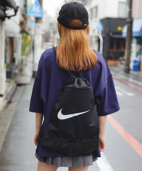 NIKE(ナイキ)の「【NIKE/ナイキ】ナップサック/通学・部活・旅行・プレゼントに◎軽量サブバッグ(バックパック/リュック・メンズ・ブラック・ONESIZE)」の10枚目の写真