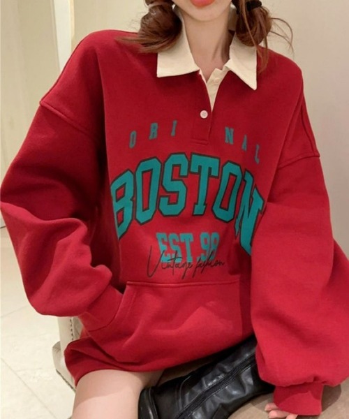 CANVAS+（キャンバスプラス）の「【CANVAS+】BOSTONプリント配色ポロ衿トップス（スウェット・レディース・レッド/ブラック・M）」の2枚目の写真
