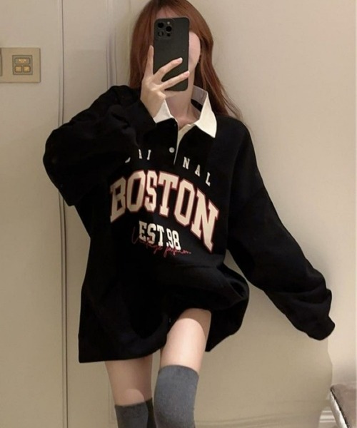 CANVAS+（キャンバスプラス）の「【CANVAS+】BOSTONプリント配色ポロ衿トップス（スウェット・レディース・レッド/ブラック・M）」の8枚目の写真