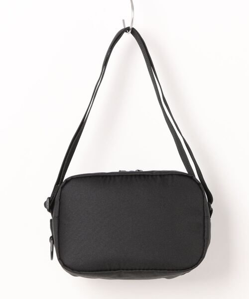 THRASHER（スラッシャー）の「撥水加工 横型 ミニショルダーポーチ BENCHMARKシリーズ（ショルダーバッグ・メンズ・ブラック・FREE）」の3枚目の写真