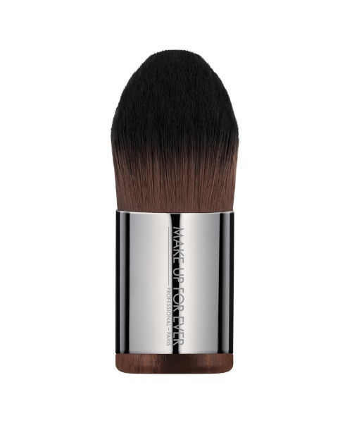 ファンデーションカブキ ミディアム 110（メイクブラシ）｜MAKE UP FOR EVER（メイクアップフォーエバー）