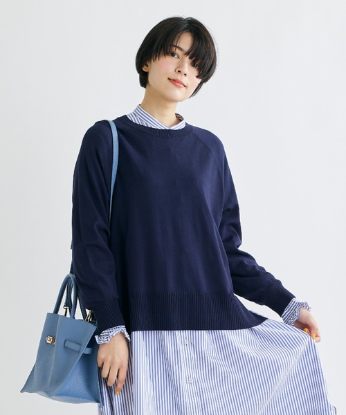 INED CLARO（イネドクラロ）の「【AIが導いた春ニット】ヴィスコースエステルクルーネックニット（ニット/セーター・レディース・ネイビー/スミクロ/グレー/オフホワイト/ベージュ・フリー）」の5枚目の写真