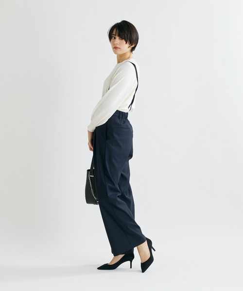 INED CLARO（イネドクラロ）の「【AIが導いた春ニット】ヴィスコースエステルクルーネックニット（ニット/セーター・レディース・ネイビー/スミクロ/グレー/オフホワイト/ベージュ・フリー）」の9枚目の写真