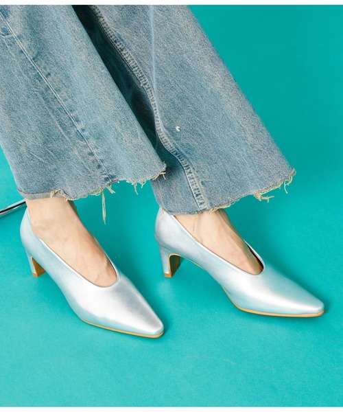 Settimissimo（セッティミッシモ）の「メタリック ポインテッドパンプス（パンプス・レディース・シルバー/ブラック・L/M/S）」の2枚目の写真