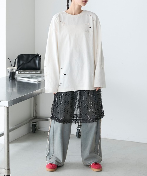 forksy.(フォルクシー)の「【forksy.】ダメージ加工ワンポイント刺繍ピグメントロンT(Tシャツ/カットソー・レディース・オフホワイト/ライトグリーン/ブラック・FREE)」の8枚目の写真