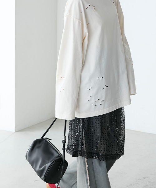 forksy.(フォルクシー)の「【forksy.】ダメージ加工ワンポイント刺繍ピグメントロンT(Tシャツ/カットソー・レディース・オフホワイト/ライトグリーン/ブラック・FREE)」の10枚目の写真