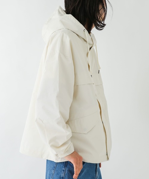 URBAN RESEARCH Sonny Label(アーバンリサーチサニーレーベル)の「撥水ナイロンマウンテンパーカー(マウンテンパーカー・メンズ・ホワイト/ブラック/カーキ・MEDIUM/LARGE)」の14枚目の写真