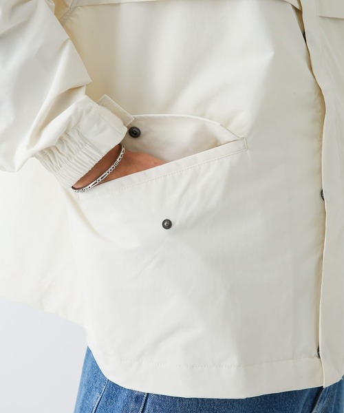 URBAN RESEARCH Sonny Label(アーバンリサーチサニーレーベル)の「撥水ナイロンマウンテンパーカー(マウンテンパーカー・メンズ・ホワイト/ブラック/カーキ・MEDIUM/LARGE)」の19枚目の写真