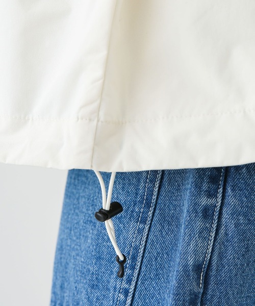 URBAN RESEARCH Sonny Label(アーバンリサーチサニーレーベル)の「撥水ナイロンマウンテンパーカー(マウンテンパーカー・メンズ・ホワイト/ブラック/カーキ・MEDIUM/LARGE)」の22枚目の写真