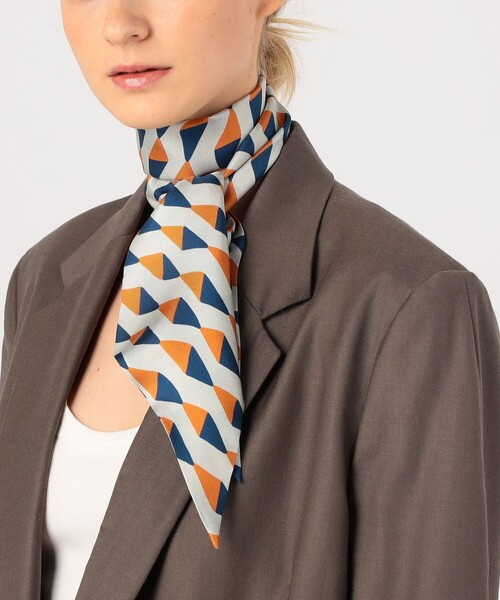 TOMORROWLAND （トゥモローランド）の「GMSC TWILLINO スカーフ（バンダナ/スカーフ・レディース・ベージュ系その他/グレー系その他2・FREE）」の6枚目の写真