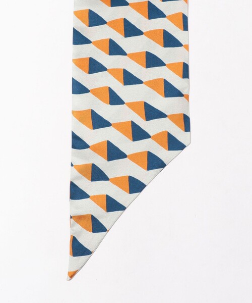 TOMORROWLAND （トゥモローランド）の「GMSC TWILLINO スカーフ（バンダナ/スカーフ・レディース・ベージュ系その他/グレー系その他2・FREE）」の4枚目の写真