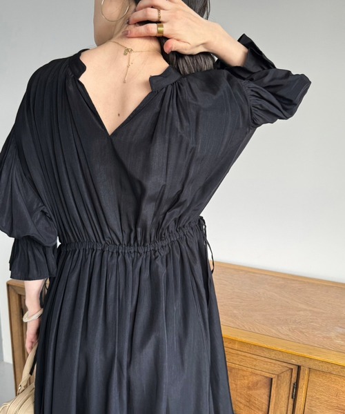 one after another NICE CLAUP（ワンアフターアナザーナイスクラップ）の「サイドリボンワンピース（ワンピース・レディース・アイボリー/ブラック/ピンクベージュ・SMALL/MEDIUM/LARGE）」の18枚目の写真