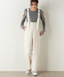 肩紐はアジャスターで調節！マニッシュな雰囲気を楽しめる大人のツイルペインターパンツ