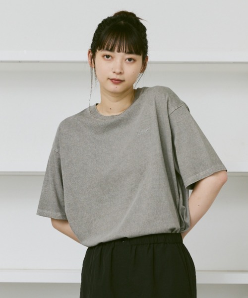 flaner（フラネ）の「Loose pigment logo tee / ルーズピグメントロゴT（Tシャツ/カットソー・レディース・ブラック/ネイビー/グレー・LARGE/MEDIUM）」の3枚目の写真