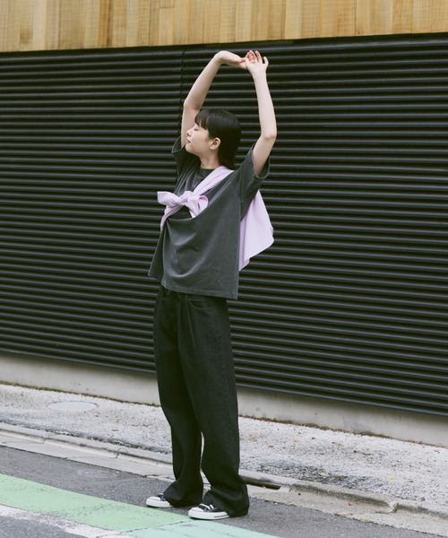 flaner（フラネ）の「Loose pigment logo tee / ルーズピグメントロゴT（Tシャツ/カットソー・レディース・ブラック/ネイビー/グレー・LARGE/MEDIUM）」の13枚目の写真