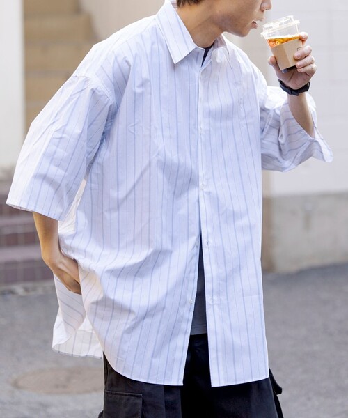 FREAK'S STORE(フリークスストア)の「限定展開 SUPER BIG S/S レギュラーカラーシャツ / ビッグシルエット(シャツ/ブラウス・メンズ・ブルー系その他/ホワイト系その他/サックスブルー/オリーブ/ベージュ/ブラック/チャコールグレー/ホワイト・SMALL/MEDIUM/LARGE)」の2枚目の写真