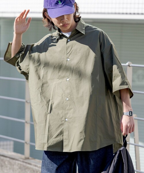 FREAK'S STORE(フリークスストア)の「限定展開 SUPER BIG S/S レギュラーカラーシャツ / ビッグシルエット(シャツ/ブラウス・メンズ・ブルー系その他/ホワイト系その他/サックスブルー/オリーブ/ベージュ/ブラック/チャコールグレー/ホワイト・SMALL/MEDIUM/LARGE)」の6枚目の写真