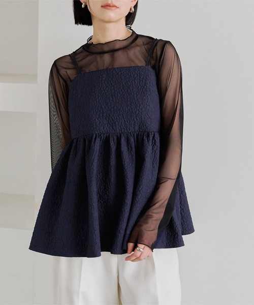 titivate(ティティベイト)の「フラワージャガードキャミソールトップス(キャミソール・レディース・ネイビー/ブラック/アイボリー・M)」の1枚目の写真