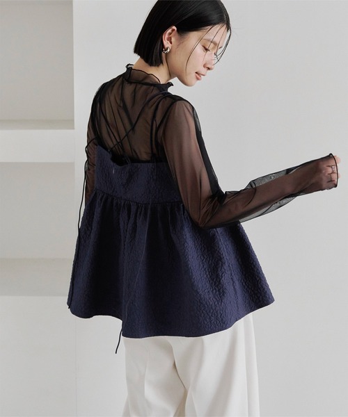 titivate(ティティベイト)の「フラワージャガードキャミソールトップス(キャミソール・レディース・ネイビー/ブラック/アイボリー・M)」の5枚目の写真