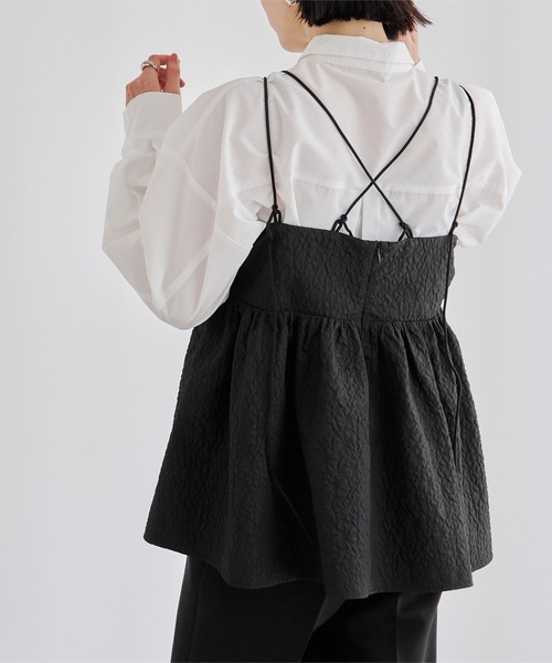 titivate(ティティベイト)の「フラワージャガードキャミソールトップス(キャミソール・レディース・ネイビー/ブラック/アイボリー・M)」の7枚目の写真