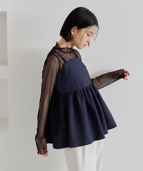 titivate(ティティベイト)の「フラワージャガードキャミソールトップス(キャミソール・レディース・ネイビー/ブラック/アイボリー・M)」の22枚目の写真